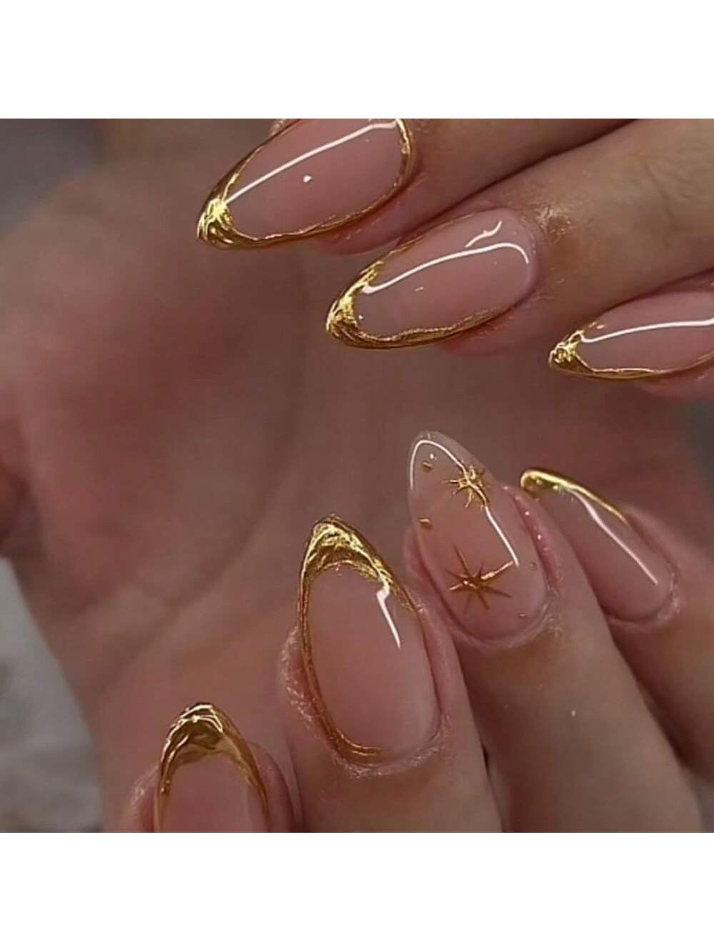 Gold French Tip Press-On Nails, Medium Almond Color, 3D Line Star French Tip Patch Nails, Designer Reusable Nails Press-On Nails, Women'S Daily Wear False Nails, French Gold European and American Wear-On Nails, Short Wear-On Nails, 24 Pieces