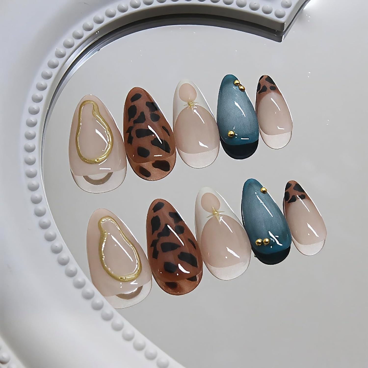 24 Pcs Almond Press on Nails Medium Fake Nails with Glue French Tip False Nails with Brown Leopard Pattern Design Artificial Acrylic Nails Press Ons Reusable Almond Nail Holiday Glue on Nail for Women